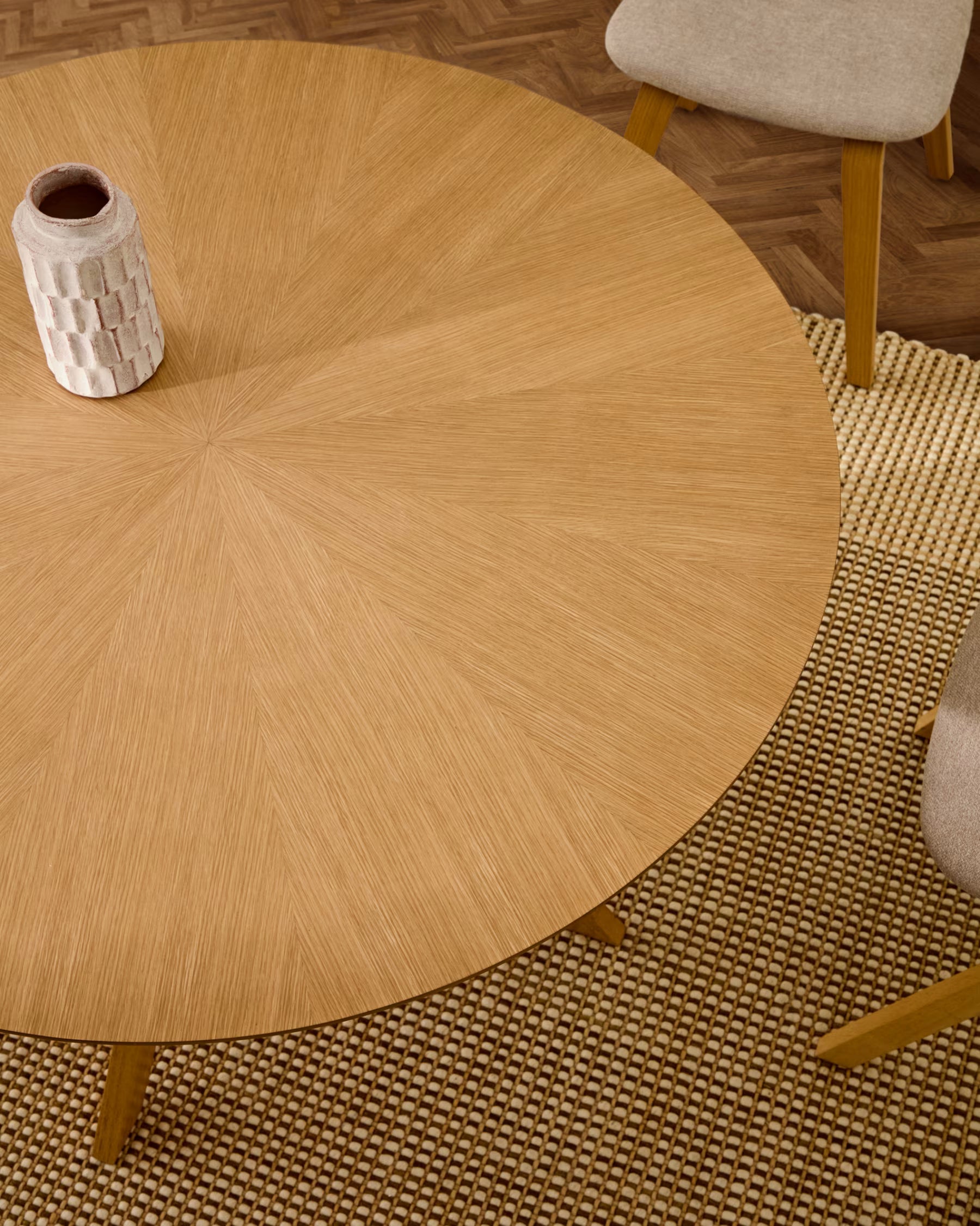 Gena Table